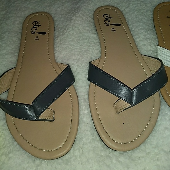 Sale 🌸Set of 3 pairs sandals  size med 7/8 - Picture 3 of 4